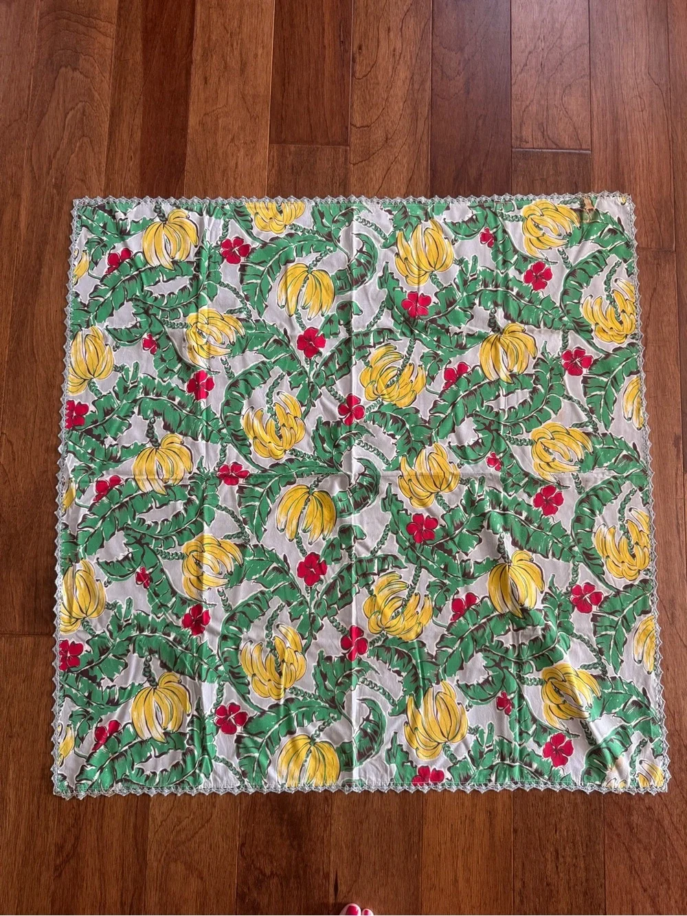 Vintage 1950’s Tropical Banana Hibiscus Tablecloth 34“ Square Crochet Edge MCM
